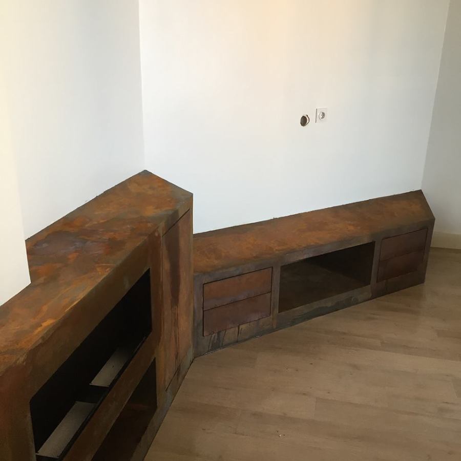 Mueble en microcemento óxido