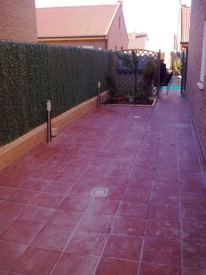 Solado jardín vivienda unifamiliar