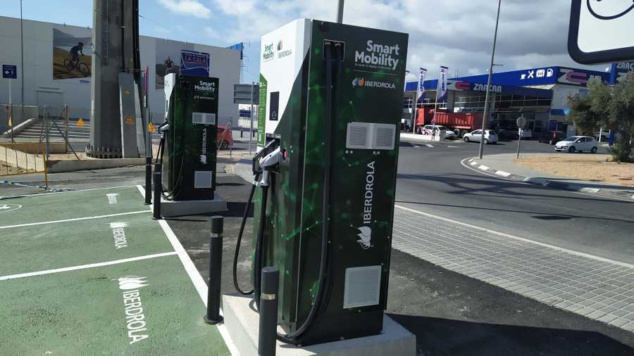 Cargadores eléctricos terminados