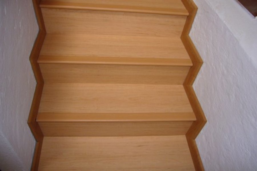 laminado roble.sobre escalera