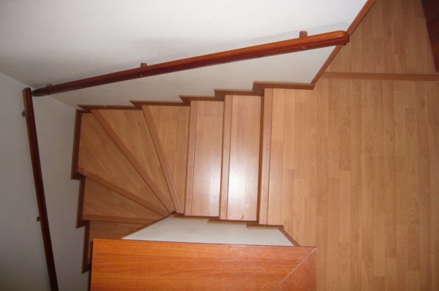 laminado sobre escalera.
