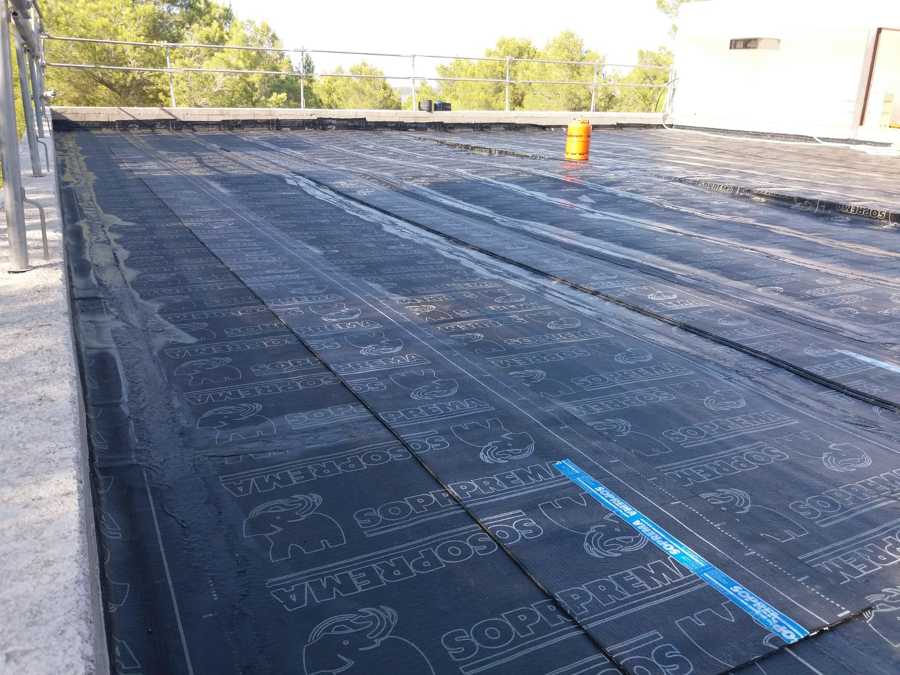 Cubierta bicapa 40 FP+ 50 FP- TANATORIO DE FORMENTERA