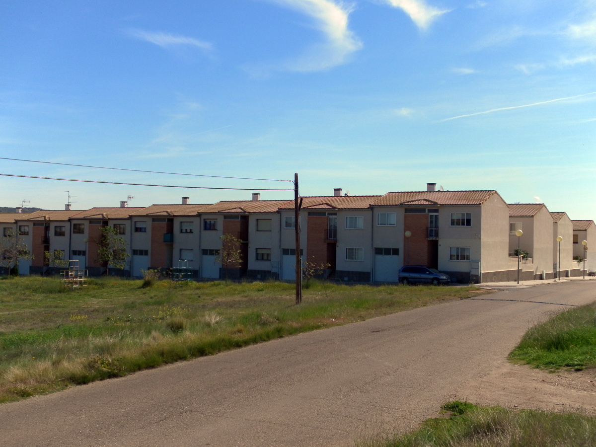 28 VIVIENDAS SOCIALES ADOSADAS