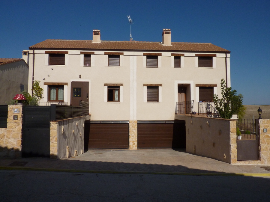 2 viviendas unifamiliares pareadas