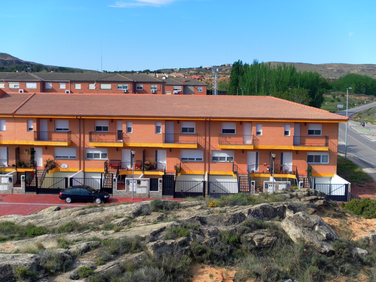 29 VIVIENDAS ADOSADAS