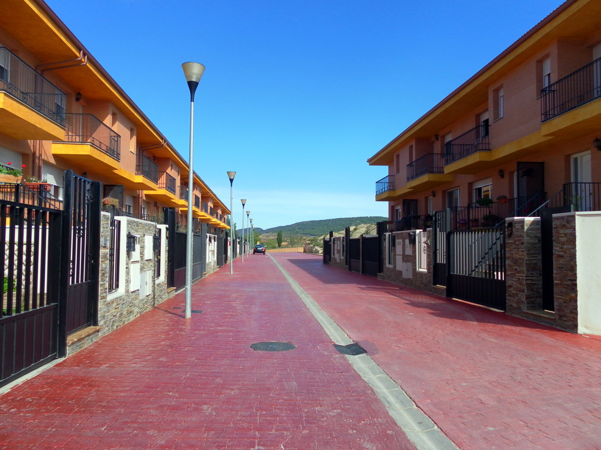 29 VIVIENDAS ADOSADAS