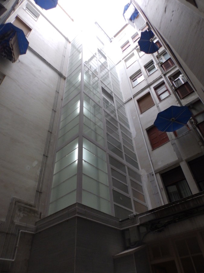 Ascensor por el patio interior