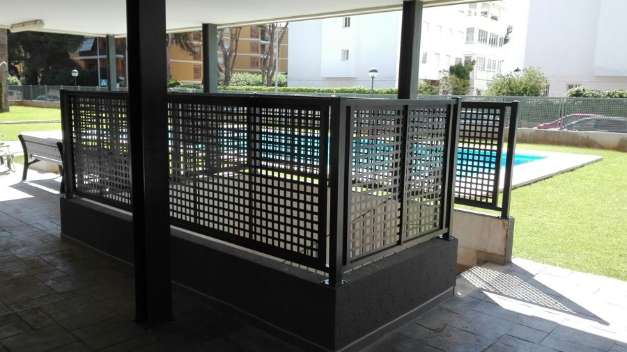 Lijado y pintado de vallas exteriores