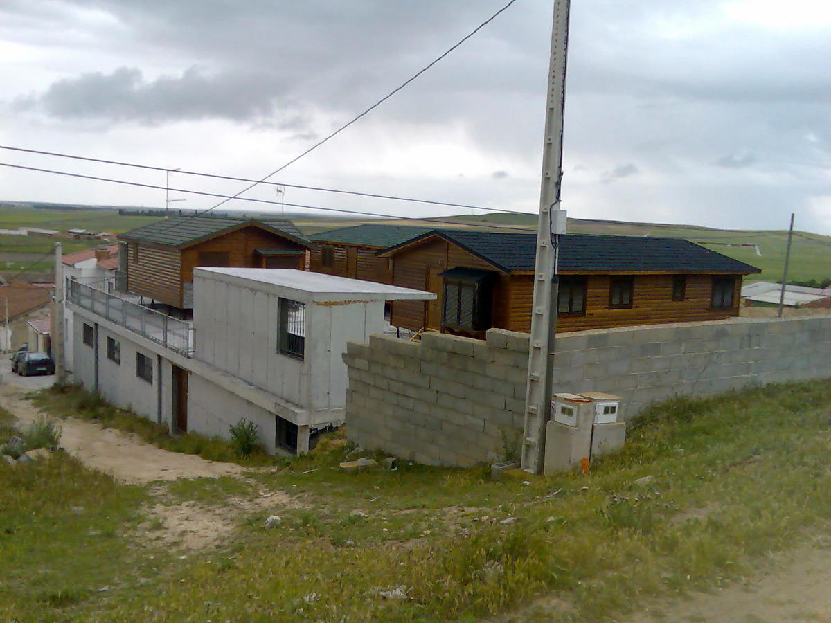 3 VIV.UNIFAMILIARES PREFABRICADAS. HERNANSANCHO. AVILA