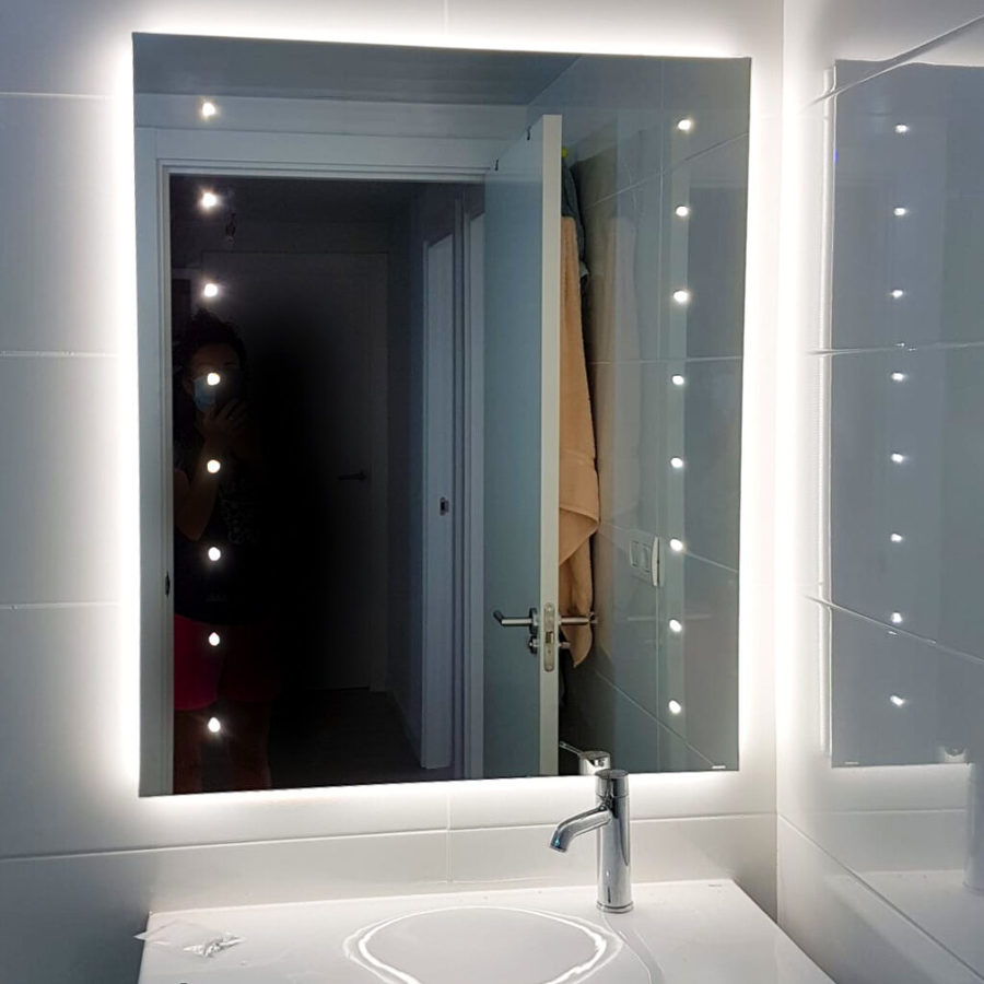 Espejo retroiluminado