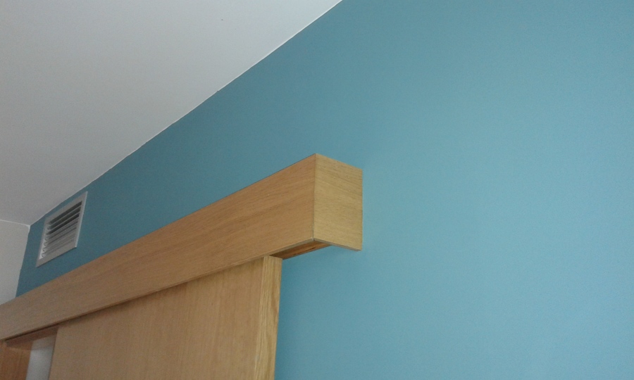 Detalle encuentro con puerta.