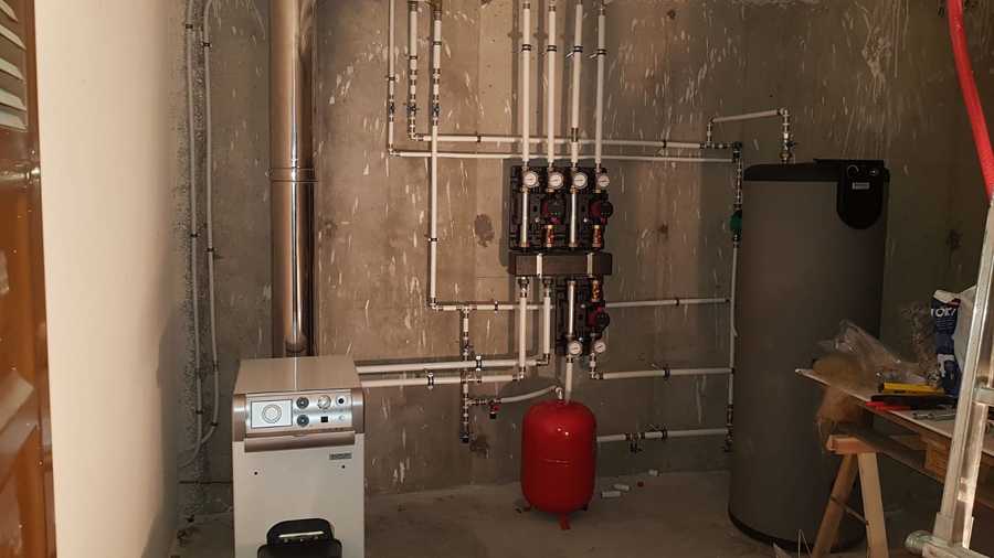 Sala de calderas en chalet adosado