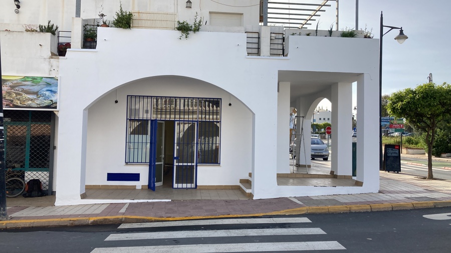 Fachada exterior y pilares