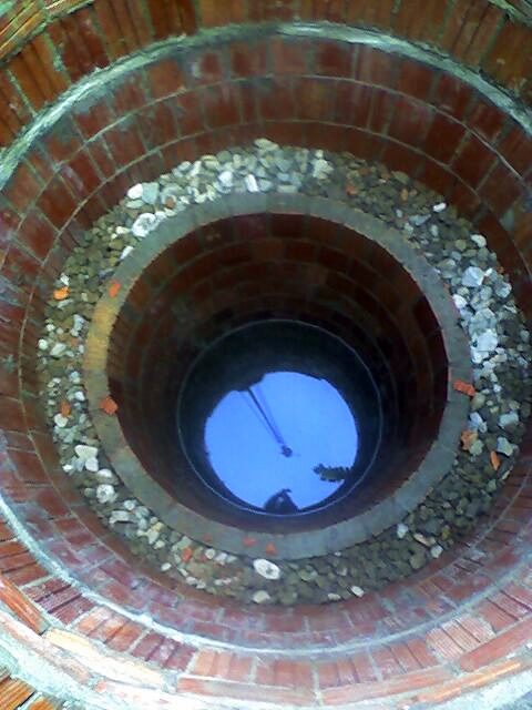 Construccion de pozo en arena de riera