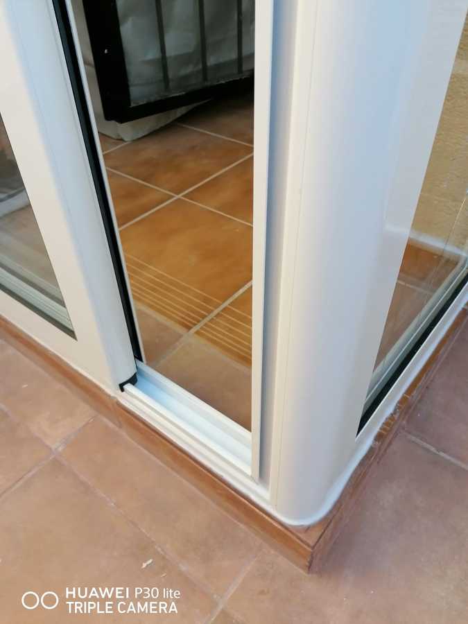 Marco  inferior y columna esquinero