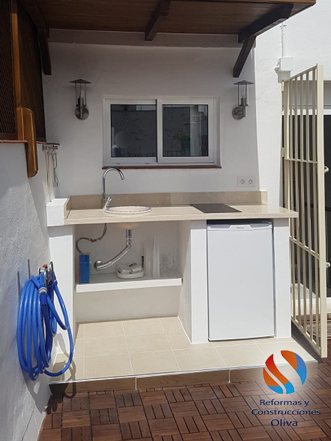 Construcción de ofice en una terraza del centro de Sevilla.