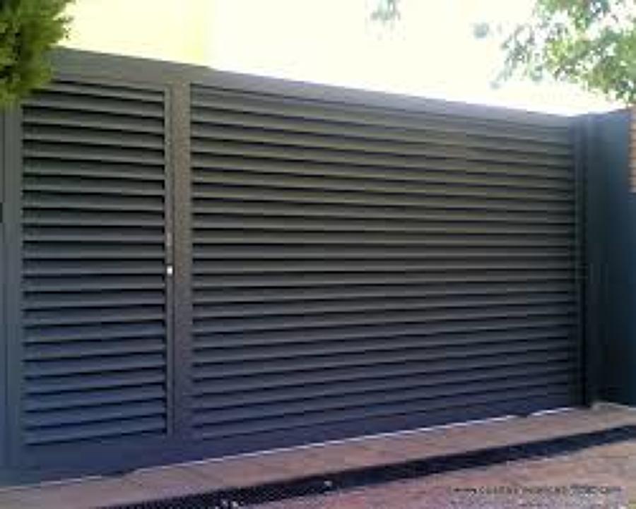 puerta corredera con peatonal