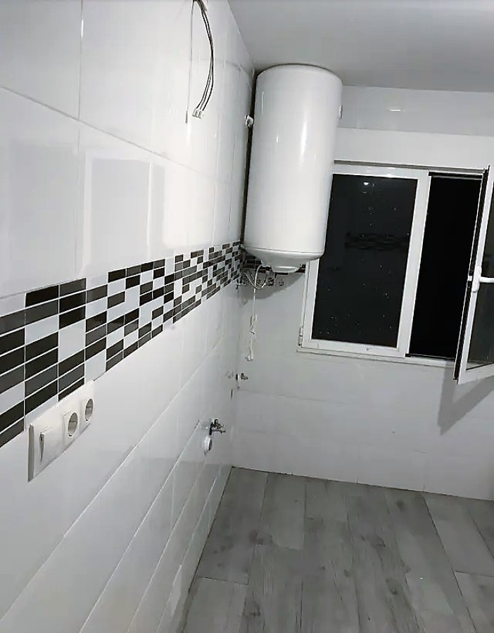 Alicatado y solado de cocina.