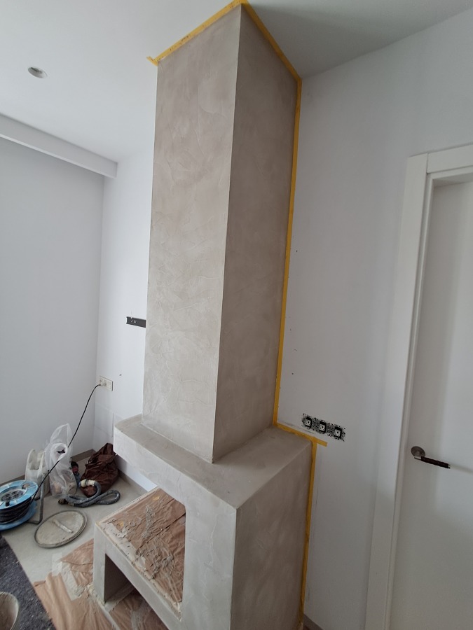 proceso de microcemento en chimenea