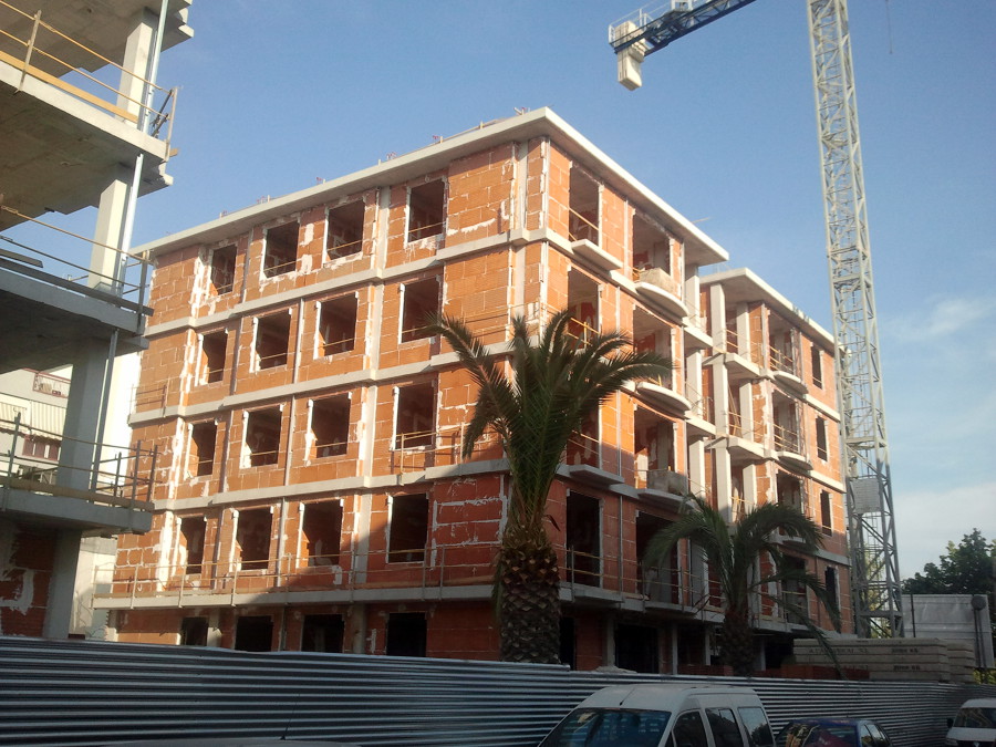 40 Viviendas y Garajes Sótanos - Lorca