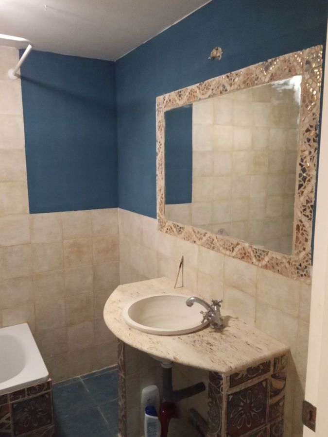 Reforma baño con lavabo rústico