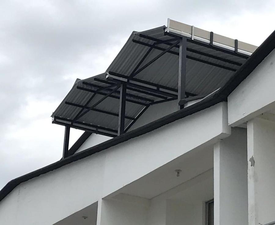 Estructura metálica y Techo