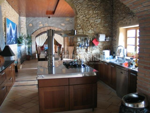 Rosés interiors. Reforma de un espacio muy singular