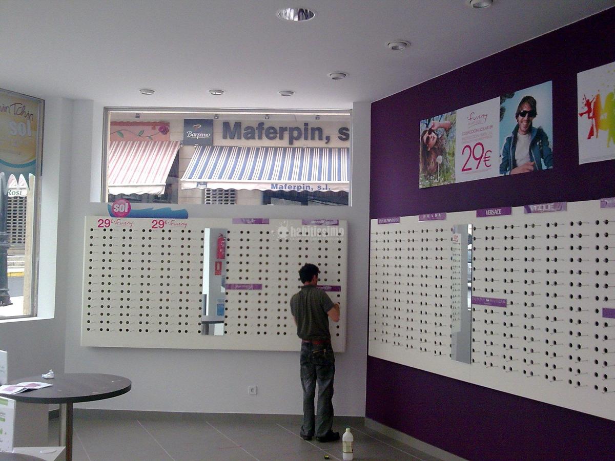 Proyecto y acondicionamiento de local destinado a óptica en Milladoiro(Santiago)