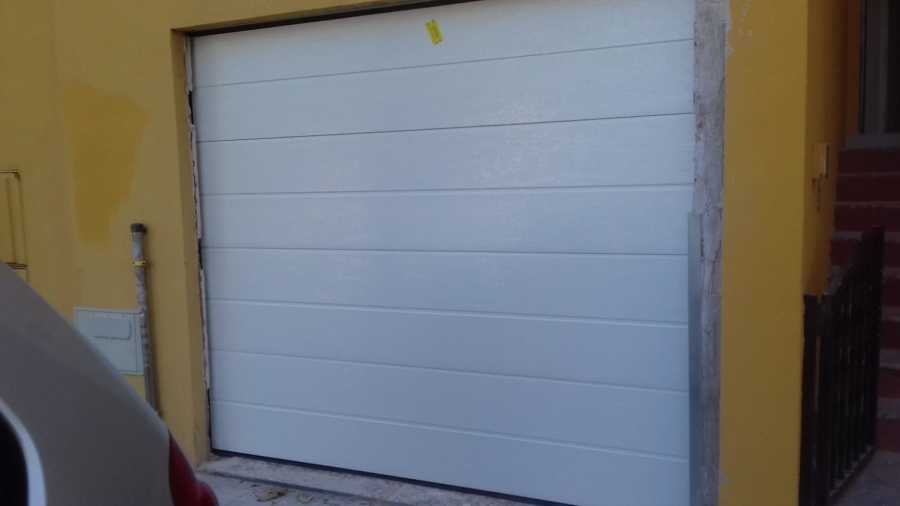 Colocación puerta garaje