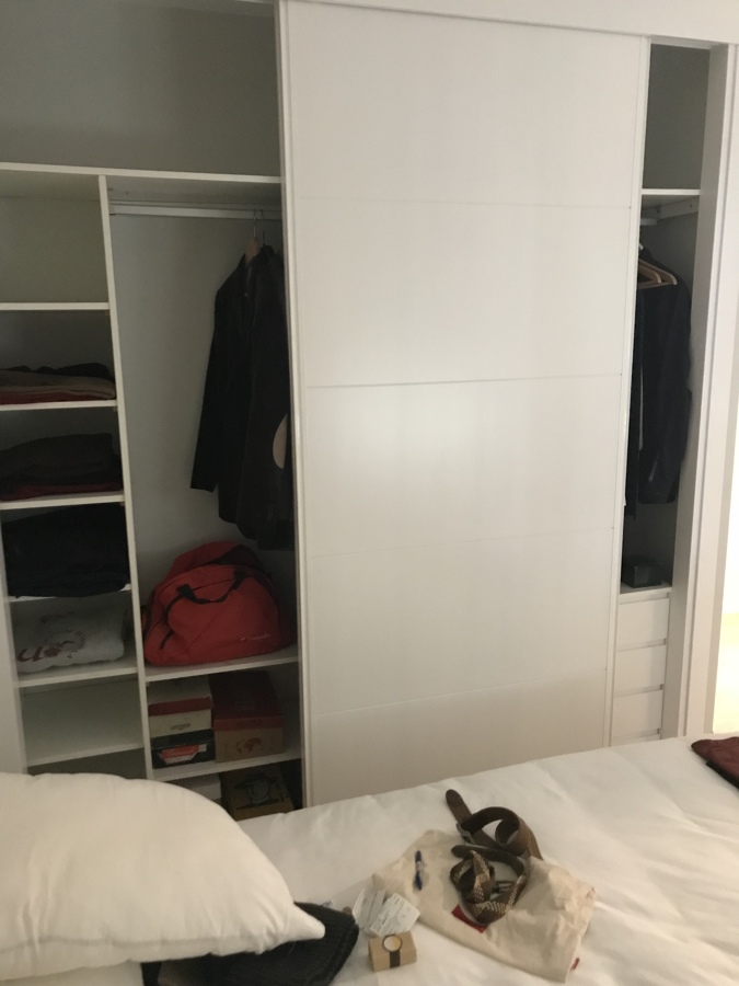 Armario empotrado, con puertas correderas