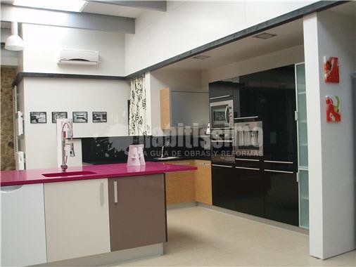 Reformas Viviendas, Reformas Oficinas, Construcciones Reformas