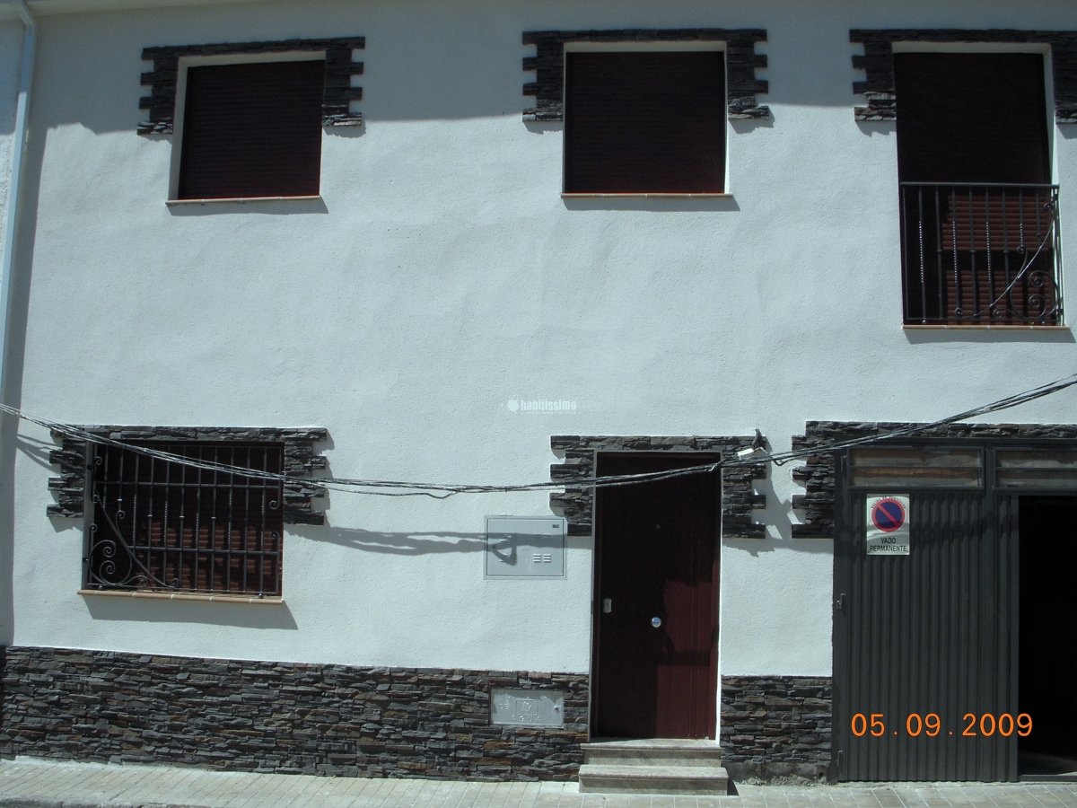 rehabilitacion de fachada y carpinteria de forja y pvc.