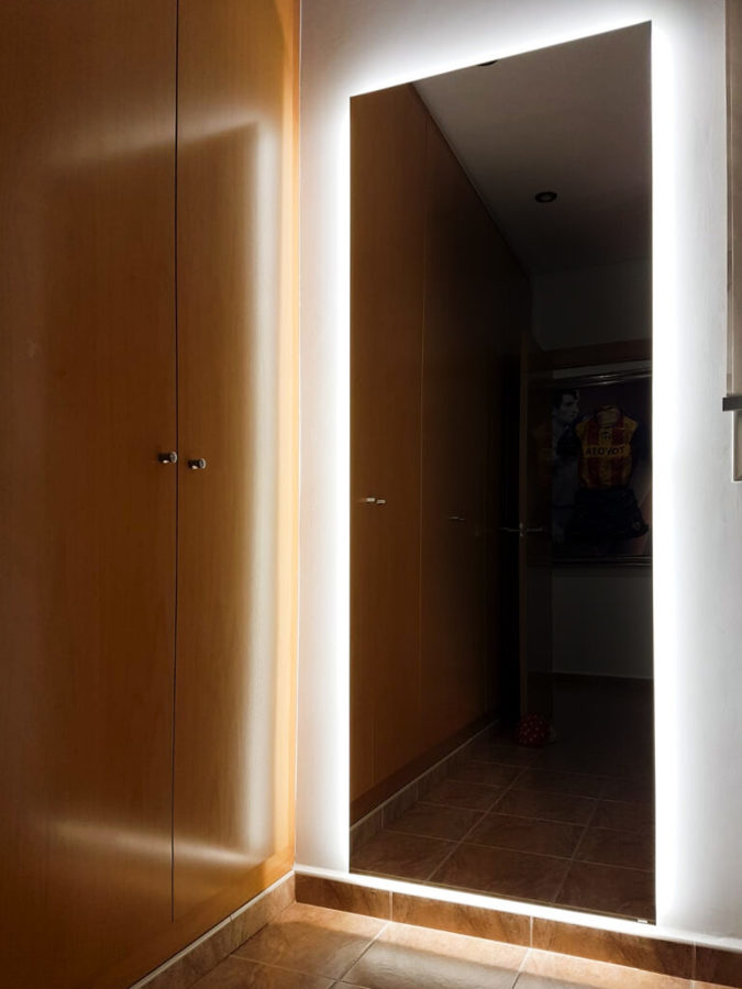 Espejo retroiluminado con difusor