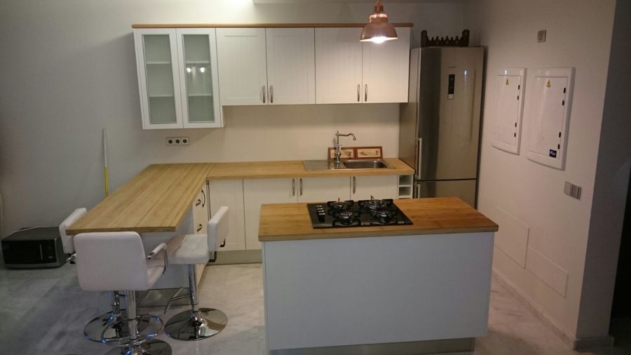 COCINA PUERTA ENMARCADA