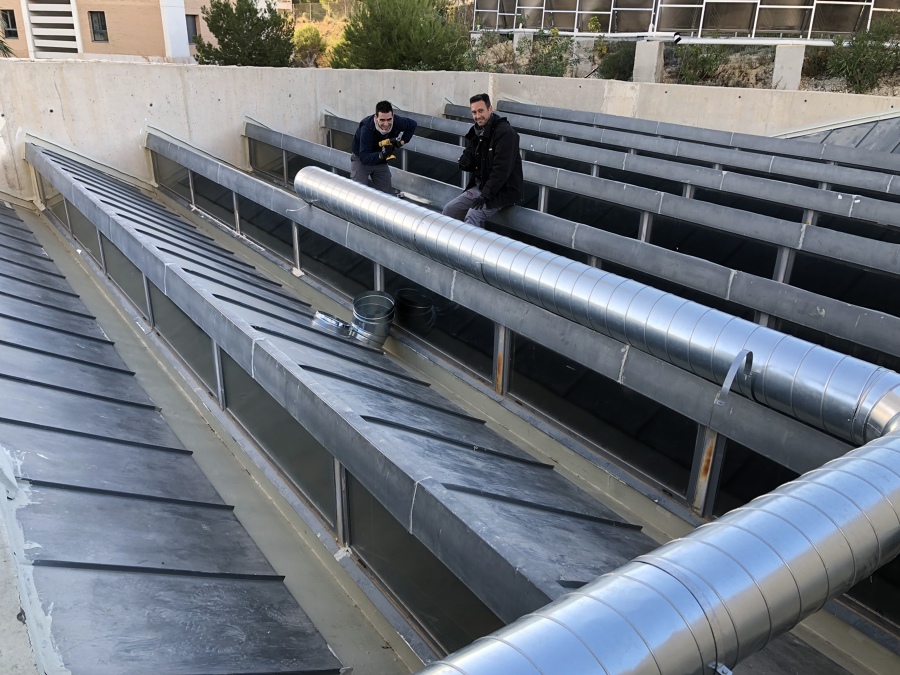 Sustitución de deshumectadora en piscina cubierta comunitaria