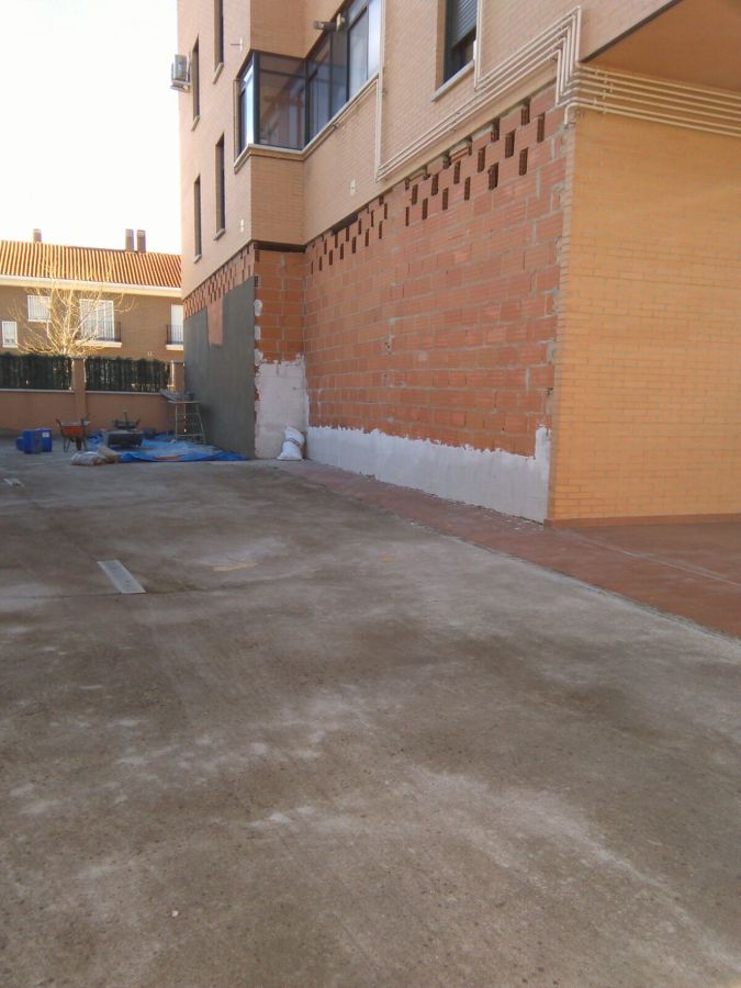 paredes exteriores de un local hecho rasilla doble hueco