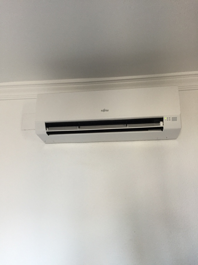 Instalación aire acondicionado tipo split marca Fujitsu