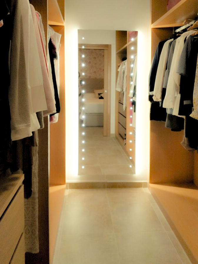 Espejo retroiluminado de vestidor