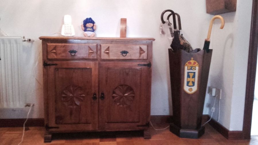 Juan y Trabajos En Madera