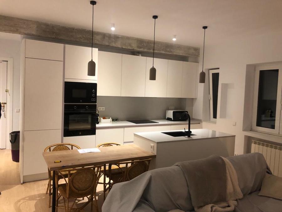 Elegancia en la cocina salón