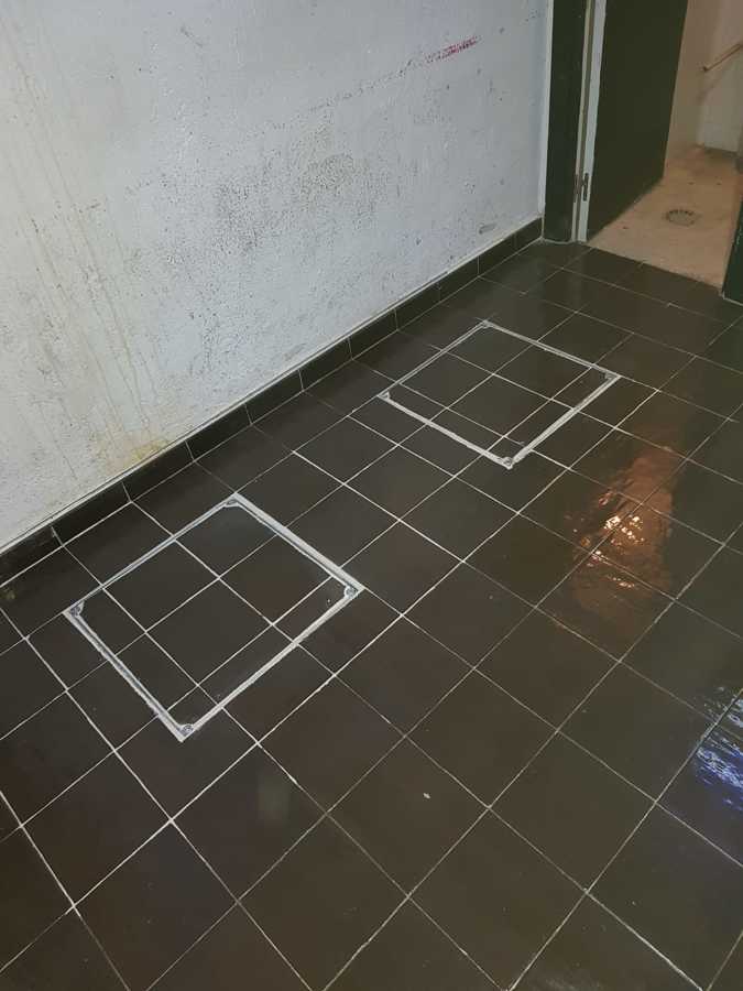 Suministro e instalación de tapa de registro