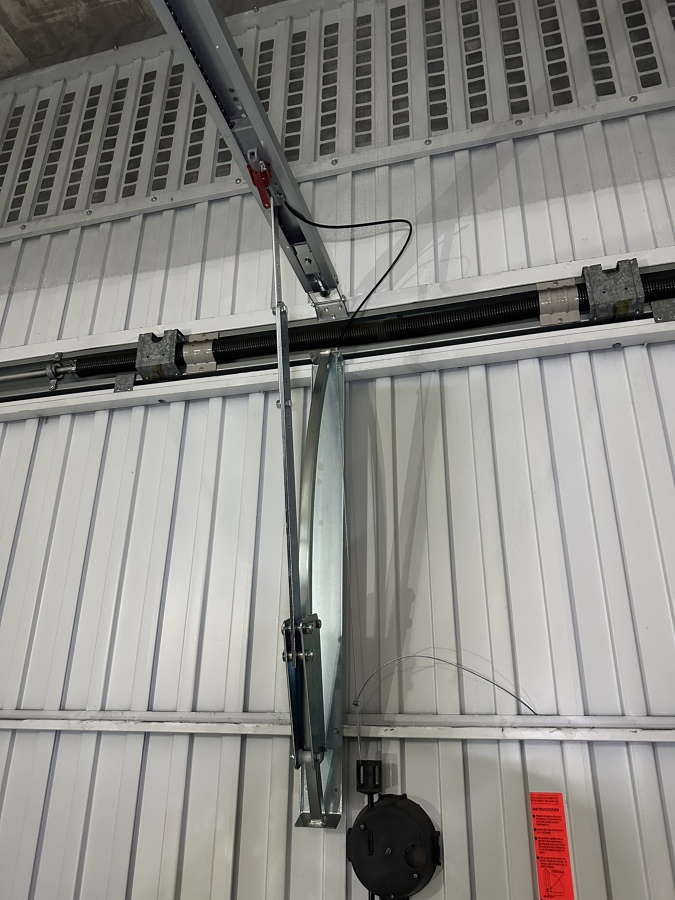 Brazo curvo para puerta standard roper