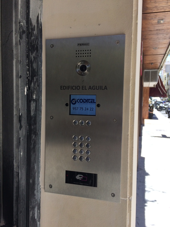 Placa videoportero a medida