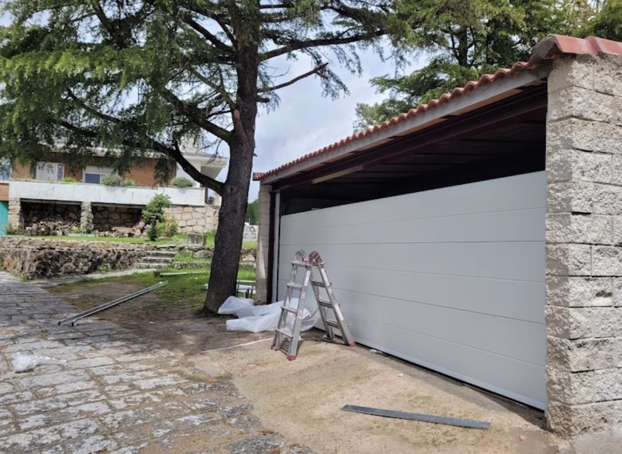 Puertas a medida seccional