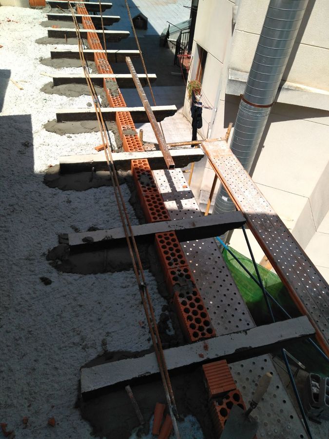 Colocación de canecillos