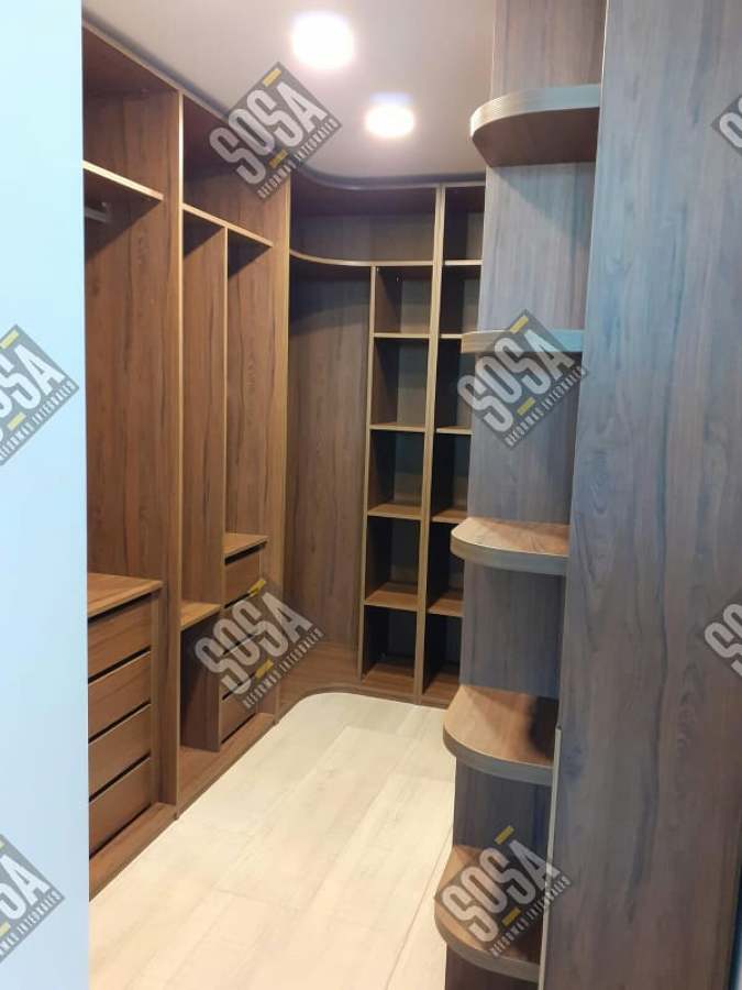 Montaje de vestidor