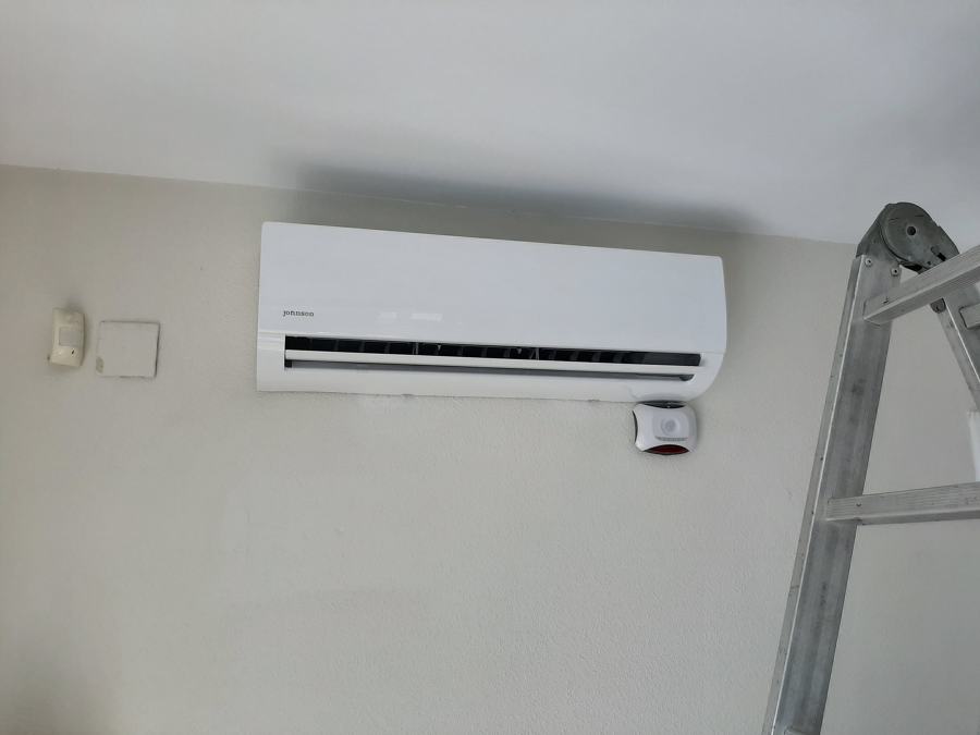 mini split con control de ventanas y puertas