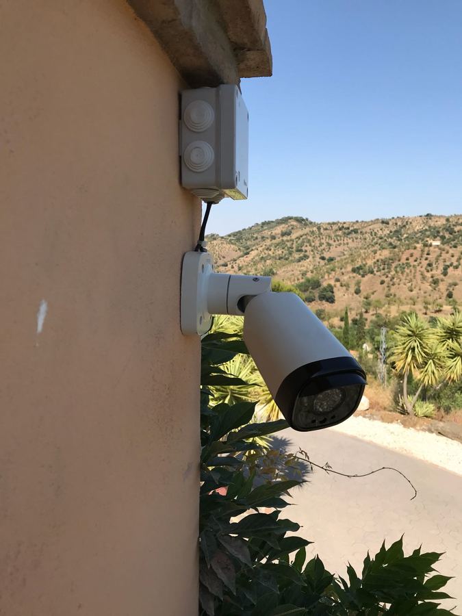 Cámaras bullet en villa