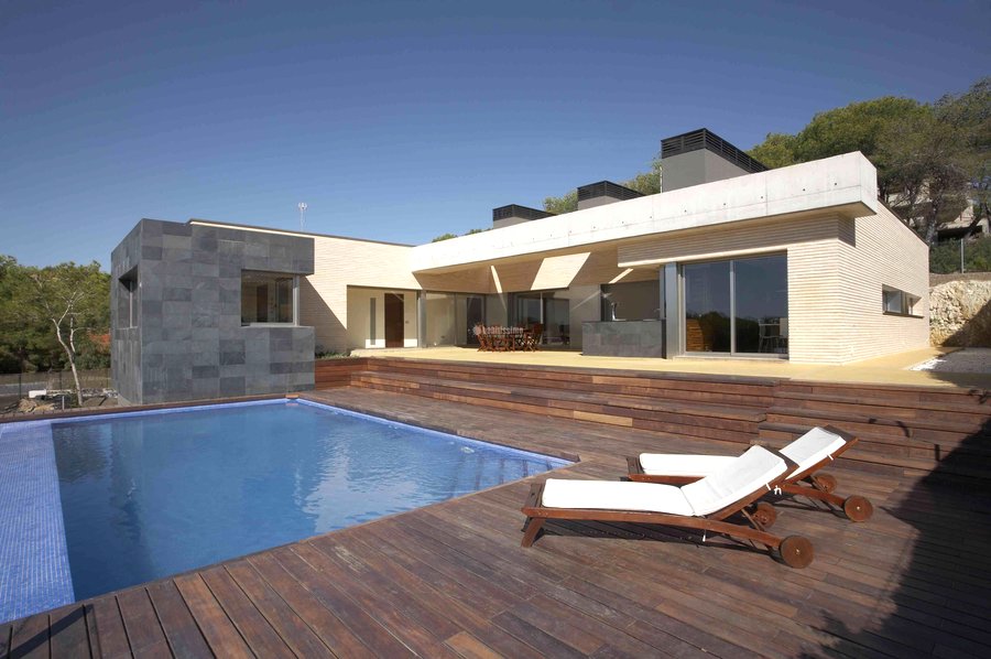 Vista exterior casa aislada