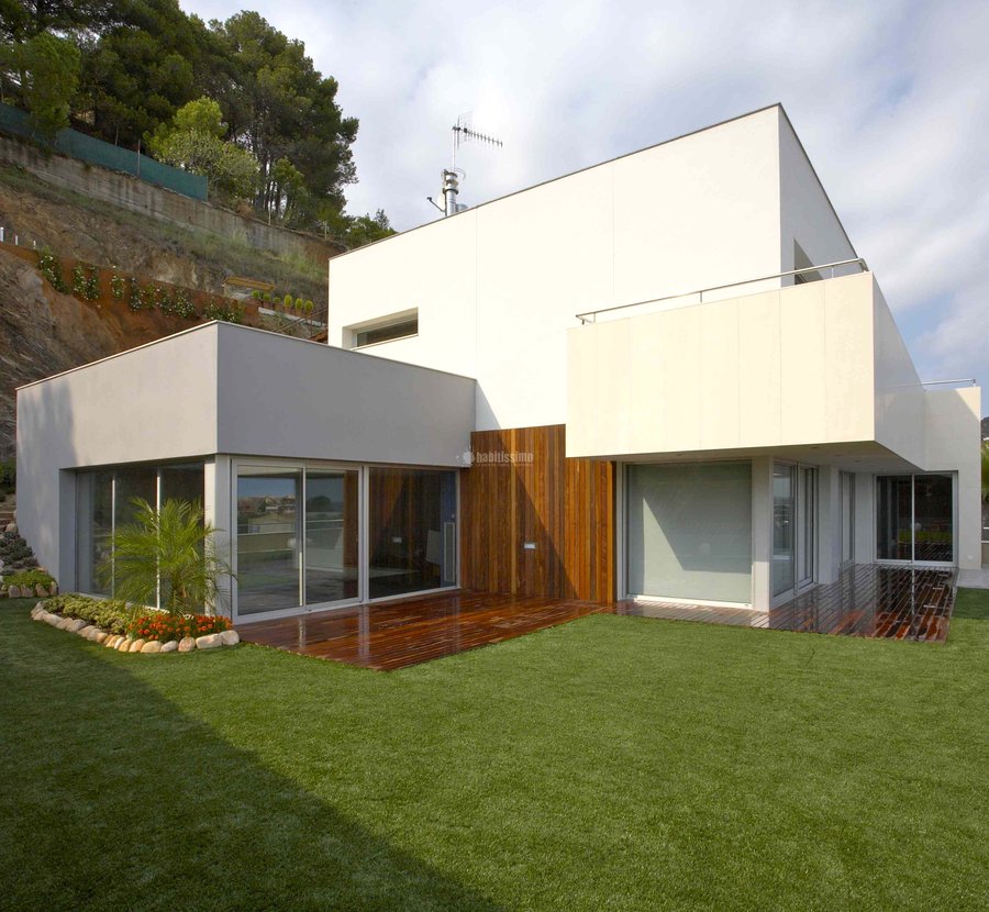 Vista exterior casa aislada